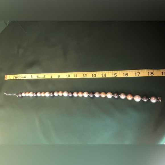 Faux Pearl Necklace - Picture 5 of 6